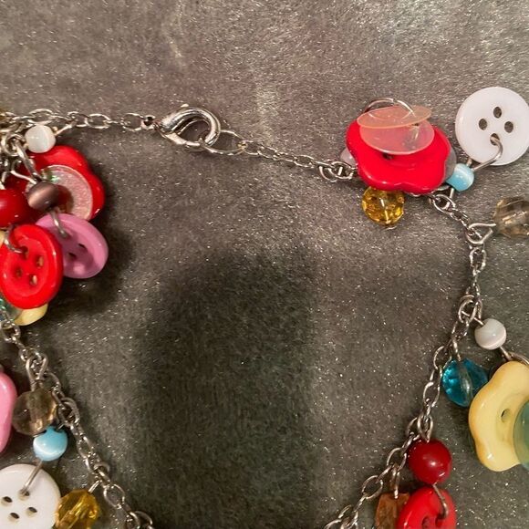 BOUTIQUE Button Charm Bracelet - Picture 3 of 5